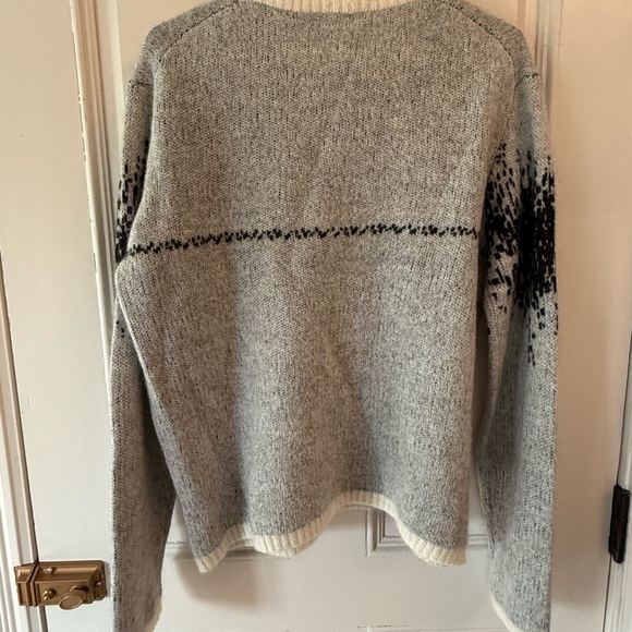 John Varvatos Gray and Black Men’s Sweater - Picture 3 of 3